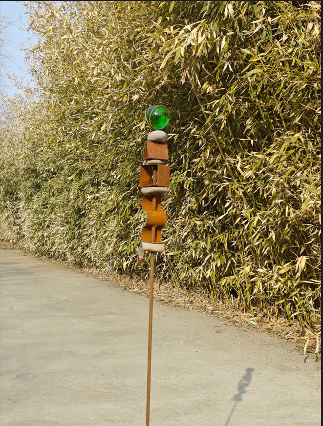 Edelrost Gartenstecker H106cm mit Glaskugel 6cm für Garten und Terrasse