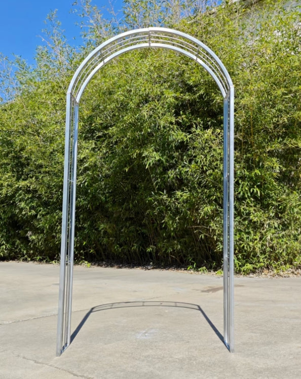 Arco de jardín Zen Man de metal galvanizado