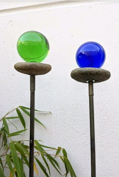 Edelrost Gartenstecker mit Glaskugel 6cm grün , 030798