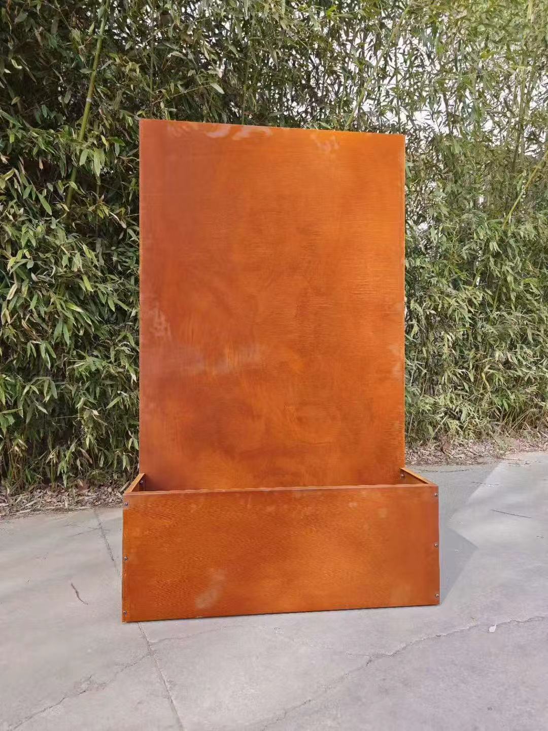 Sichtschutz mit Pflanzenschale