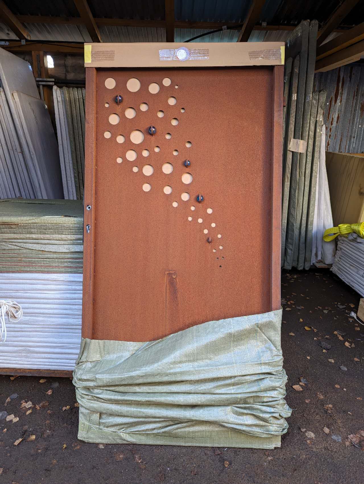 Edelrost Gartentor aus Metall inkl. Pfosten Rost Türschloss | Horizont