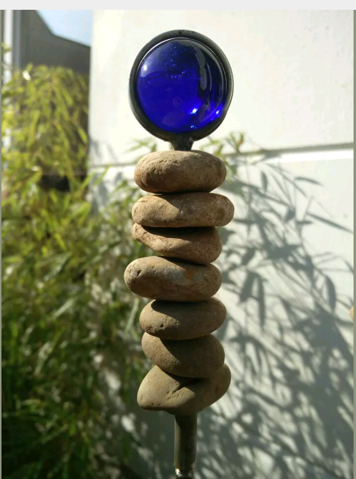 Edelrost Gartenstecker mit Glaskugel , Naturschein ,Glasdeko, Höhe: 115 cm, Dunkelblau