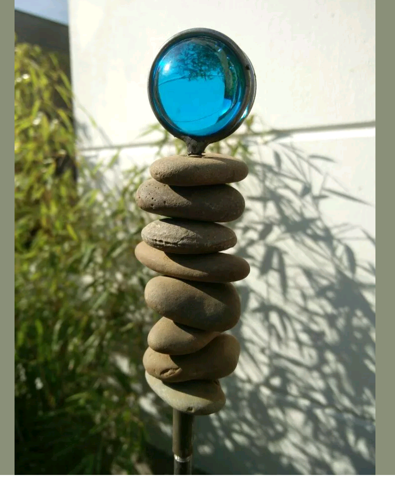 Edelrost Gartenstecker mit Naturstein und Glaskugel Höhe: 117 cm , blau