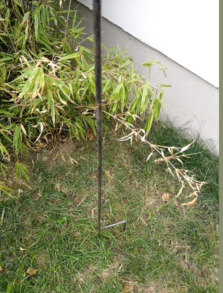 Gartenstecker Rost mit Glaskugel Höhe: 115 cm