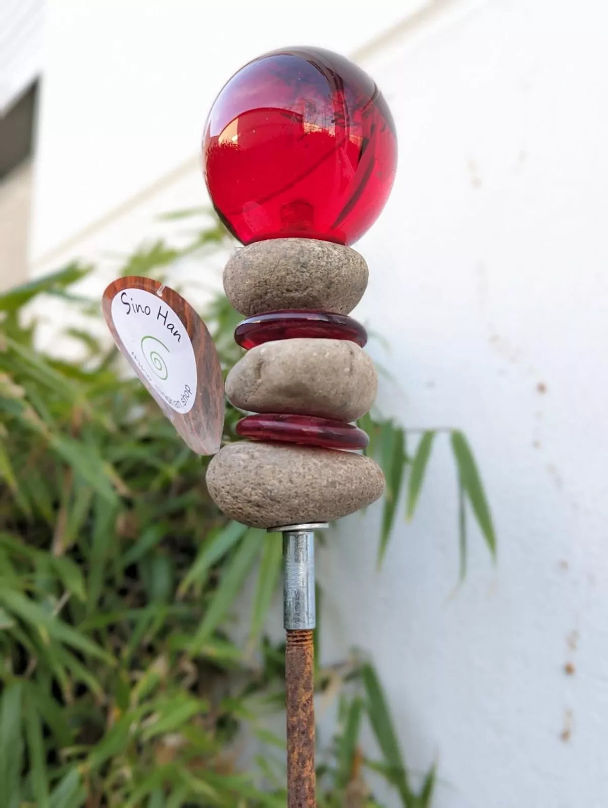 Gartenstecker Rost mit Glaskugel 6cm , Höhe 115cm ,rot , 030962