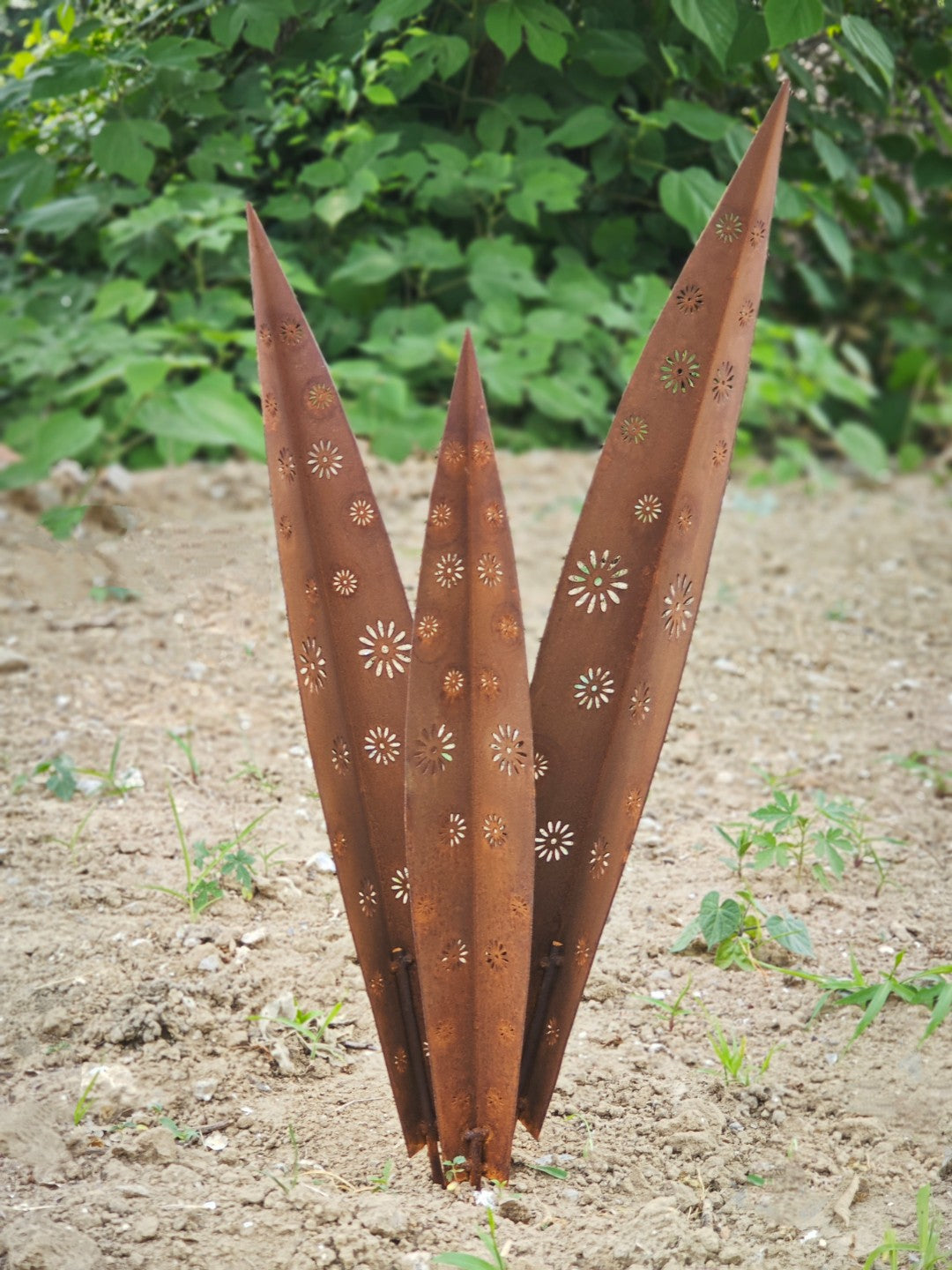 Handmade rust garden stakes - Flower Trio