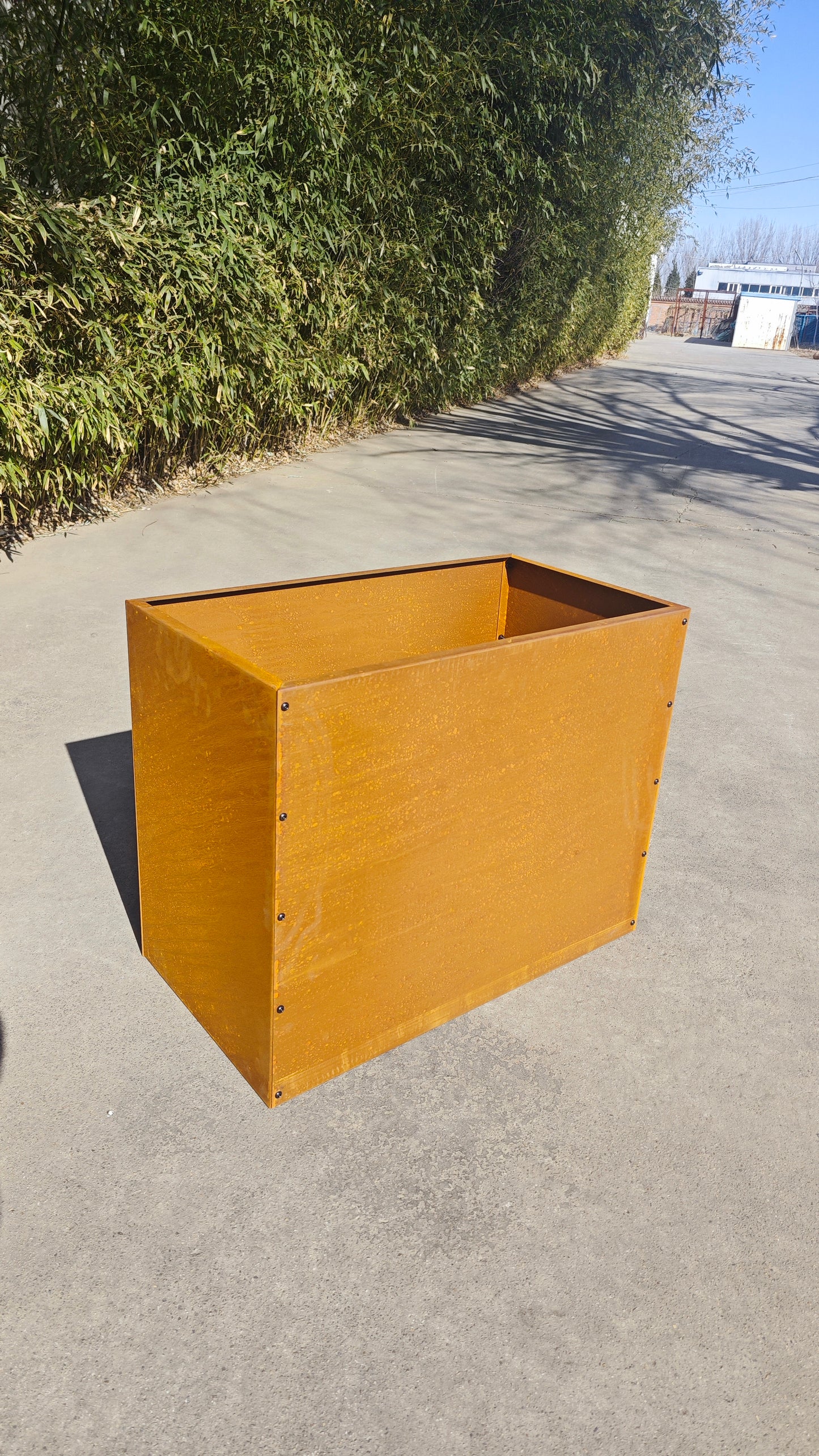 Edelrost Blumentopf aus Metall , 1mm ，Länge 75 cm, Breite 40 cm