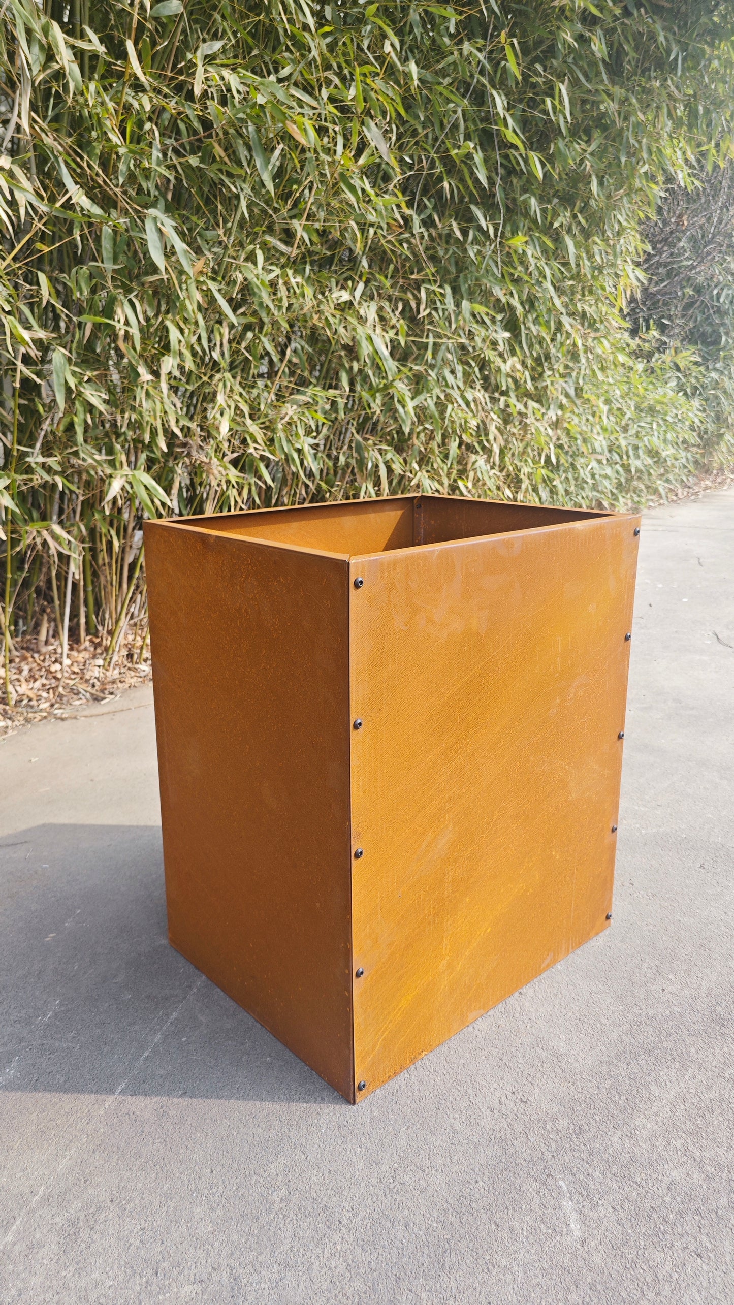 Edelrost Blumentopf aus Metall , 1mm ，Länge 50 cm, Breite 40 cm