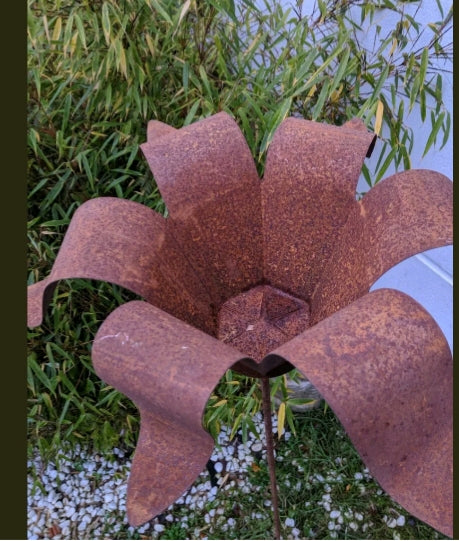 Garden flowers metal rust garden stake flowerpot rust garden decoration 52*52*117cm