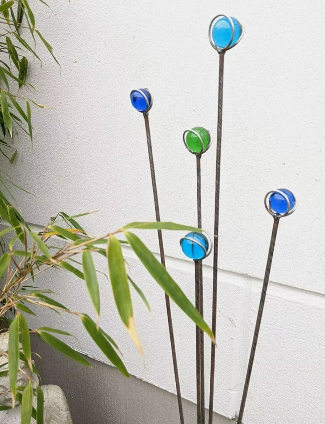 Rust garden stake made of metal with glass ball glass decoration 031920 H110