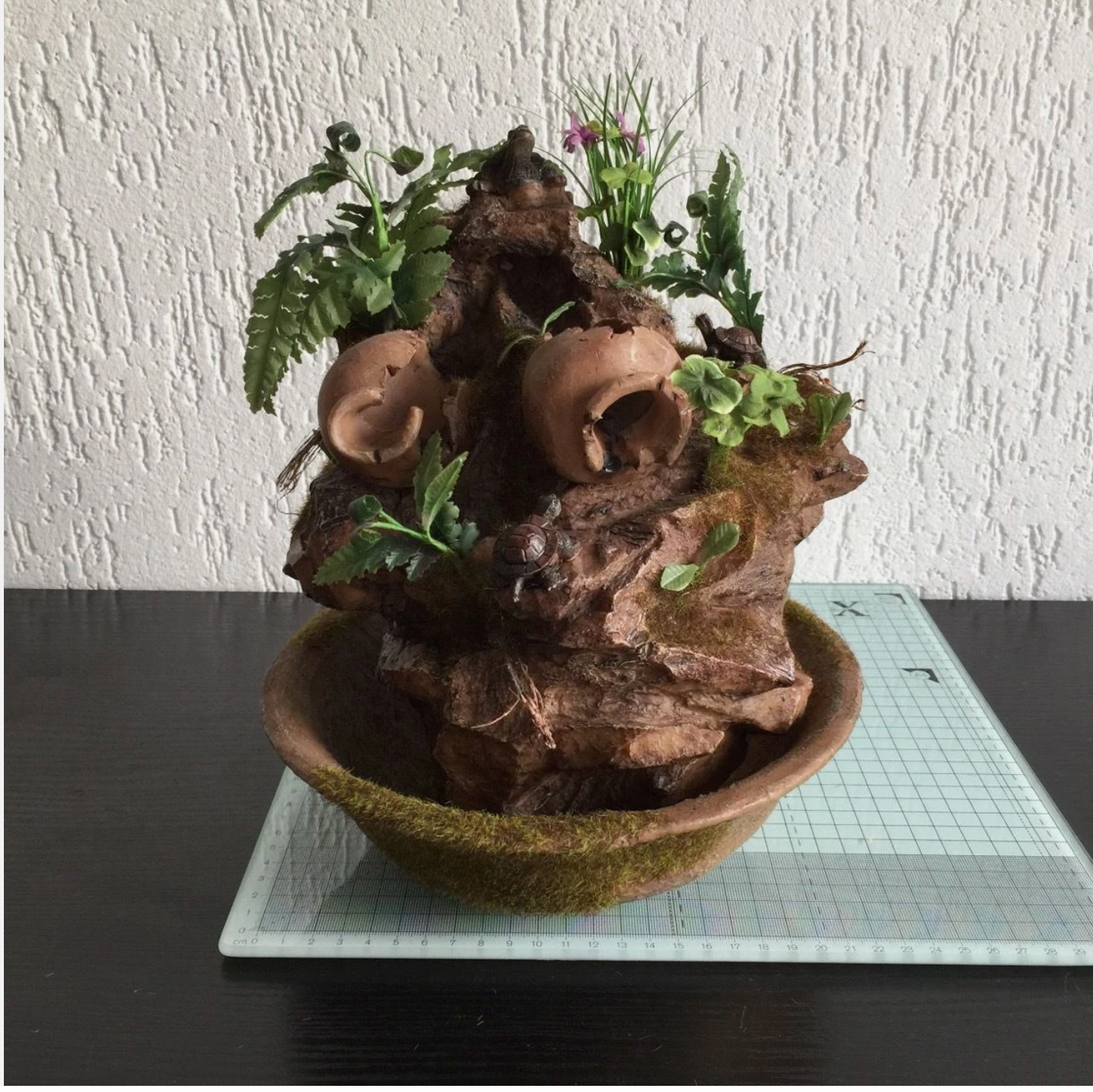 Zimmerbrunnen,Gartenbrunnen,Bonsai Brunnen Mit Pumpe 23x23x27cm, Nr.214S