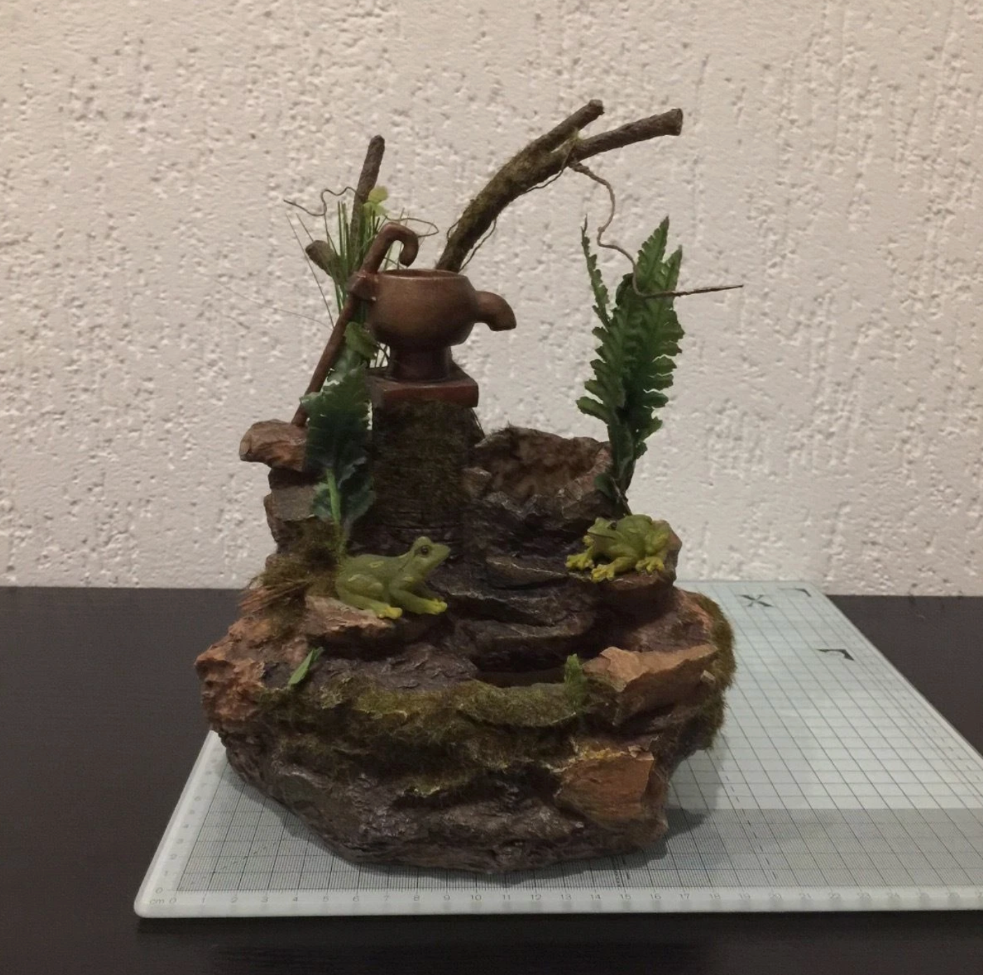 Zimmerbrunnen, Gartenbrunnen,Bonsai Brunnen Mit Pumpe 21x16x25cm ，Nr.: 284E
