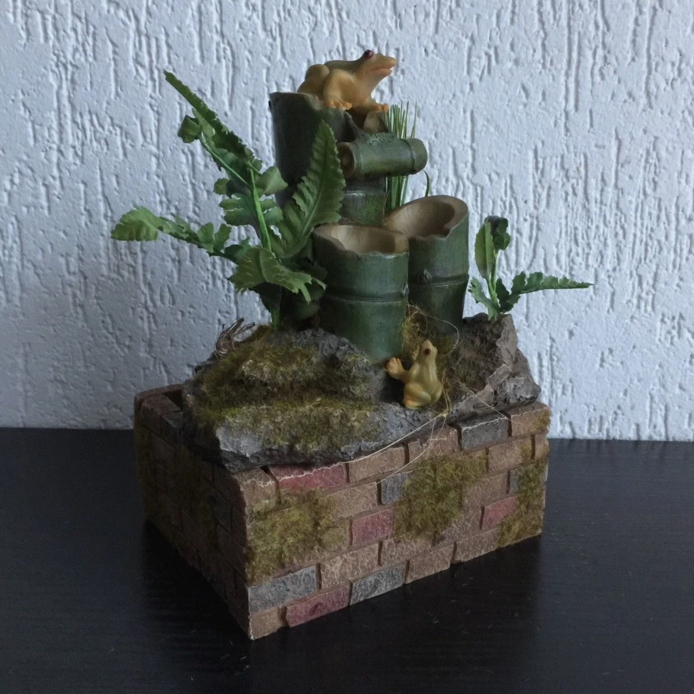 Zimmerbrunnen Gartenbrunnen Bonsai Brunnen Frosch Mit Pumpe 13x17x23 cm