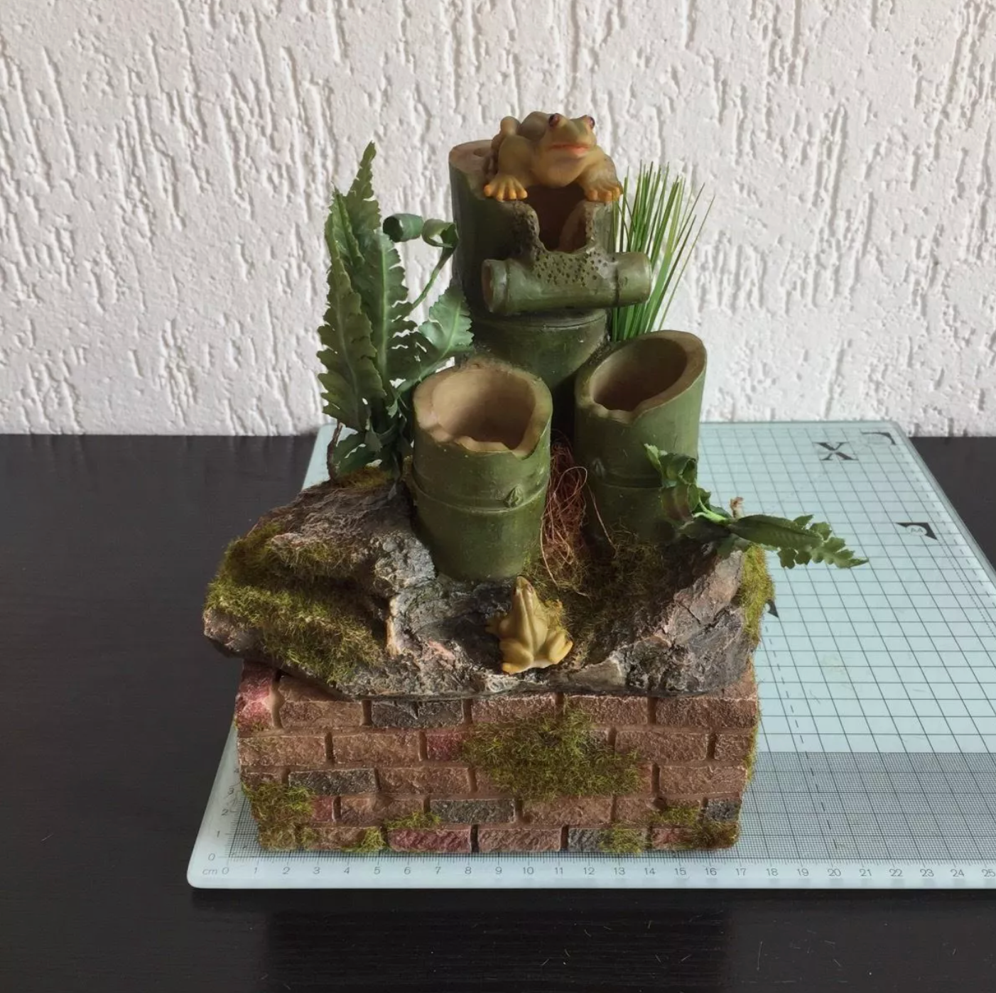 Zimmerbrunnen Gartenbrunnen Bonsai Brunnen Frosch Mit Pumpe 13x17x23 cm