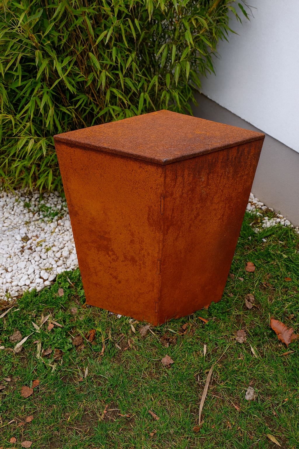 Garden Patina Foldable Stand Cone Rust H70*46*20 cm 1.2mm material