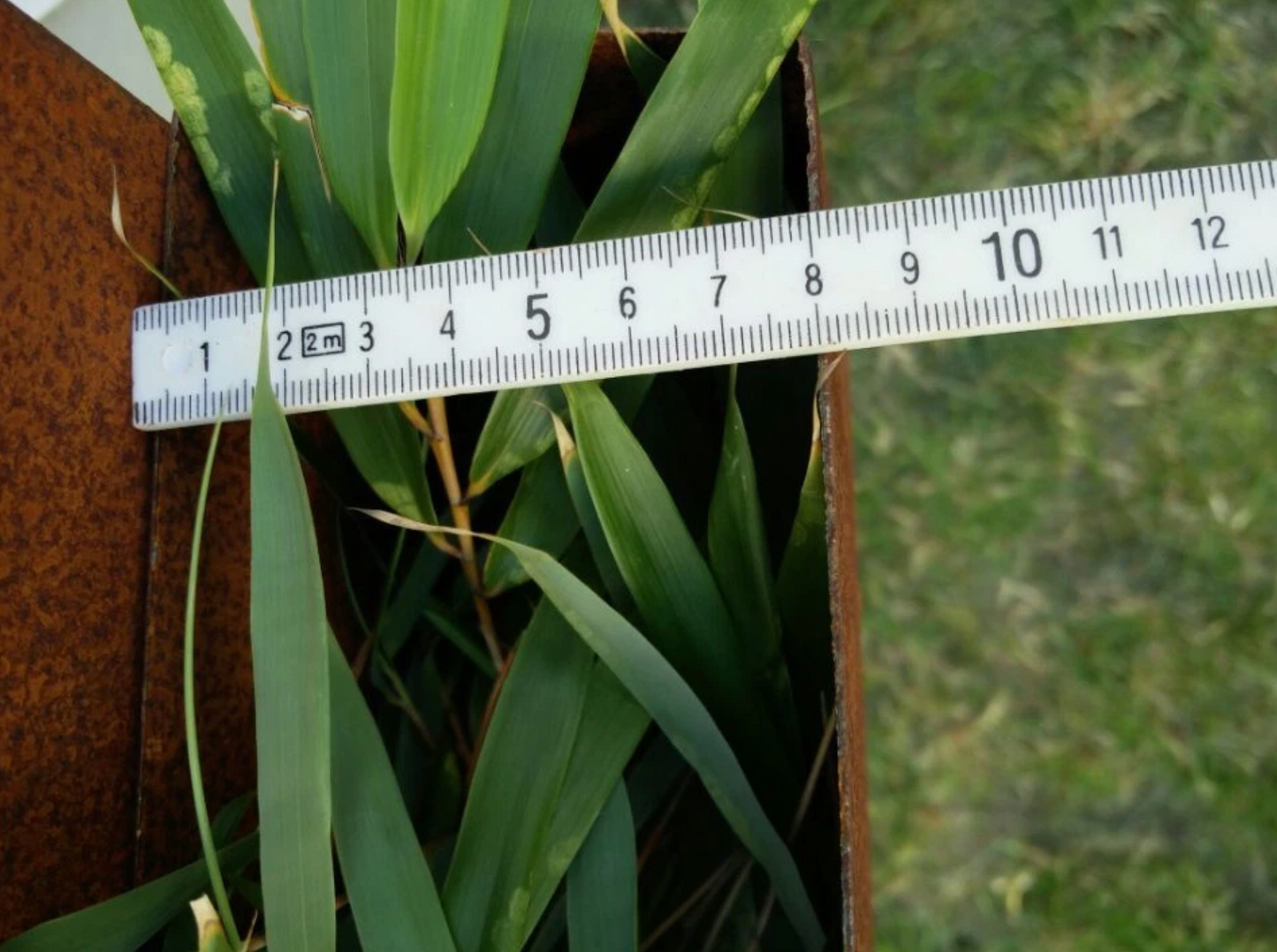 Edelrost Gartendeko,  Sichtschutzwand mit  Pflanzenschale ,Höhe 120 cm ，031675