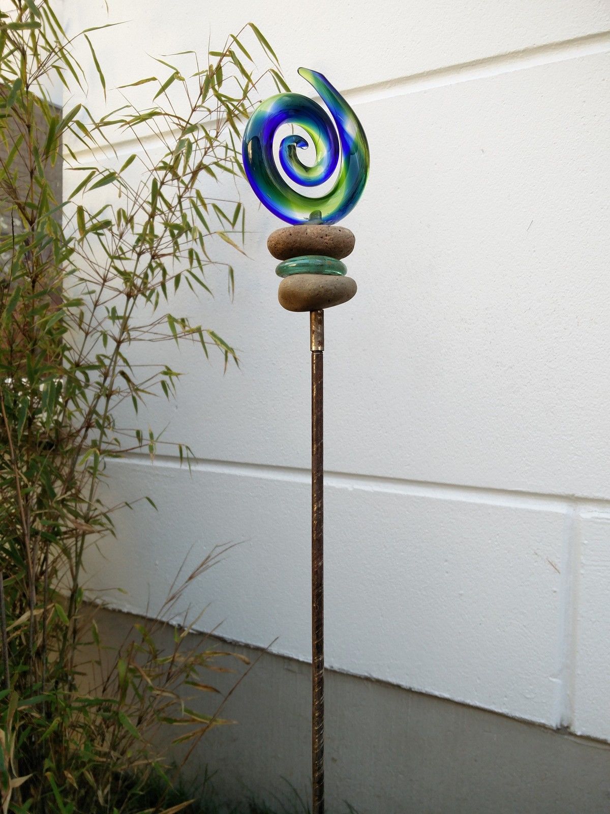 Gartenstecker, Glasdeko mit Naturstein H120cm