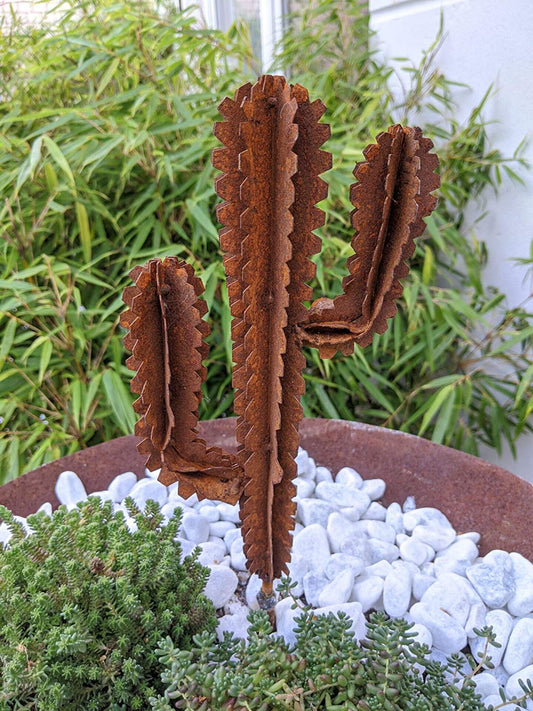 Rust garden stake rust garden sculpture figure cactus H34cm(24+10) W12cm