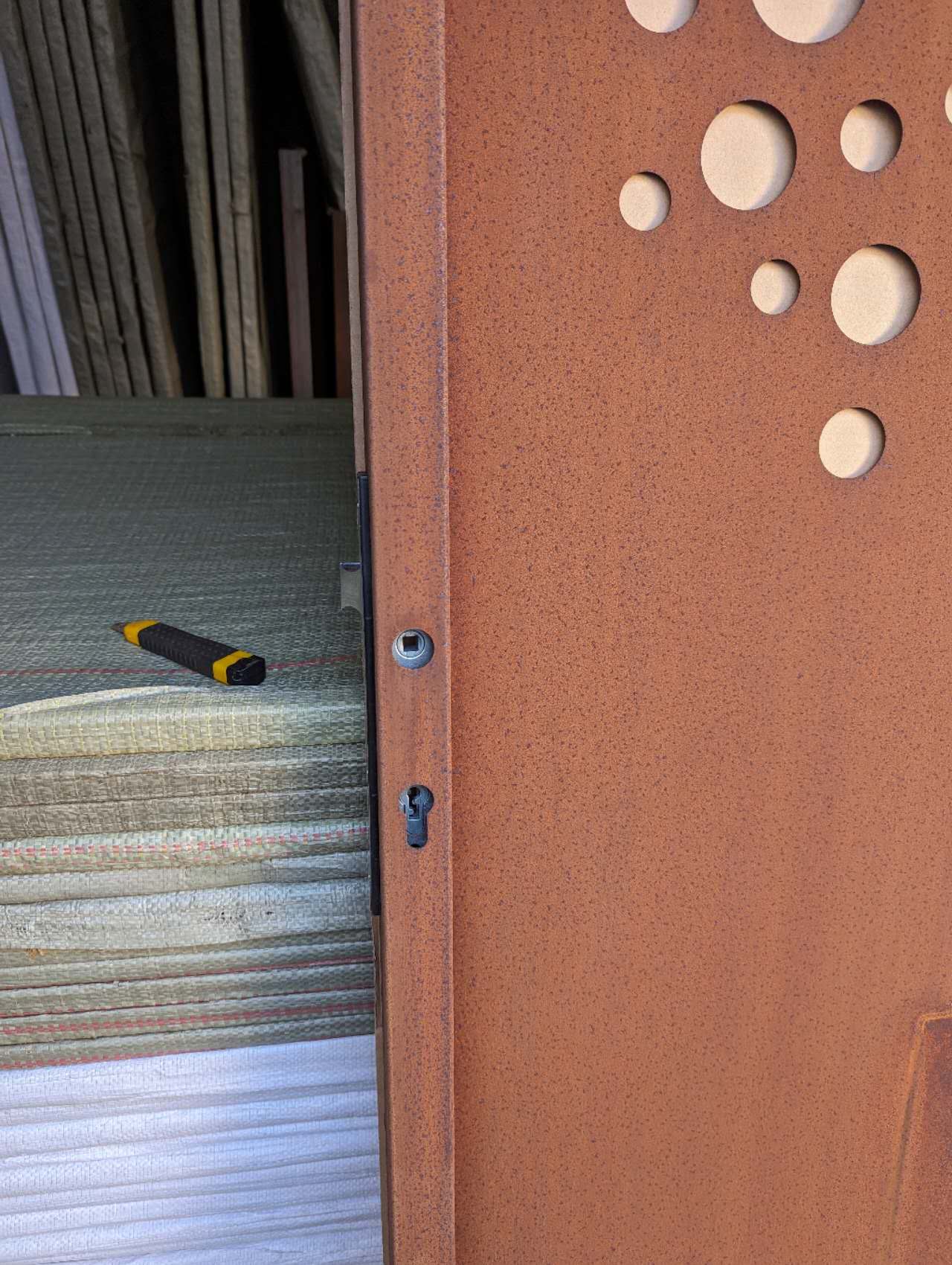 Edelrost Gartentor inkl.Pfosten aus Metall 1.2m  inkl.Türschloss DIN:Rechts 032105