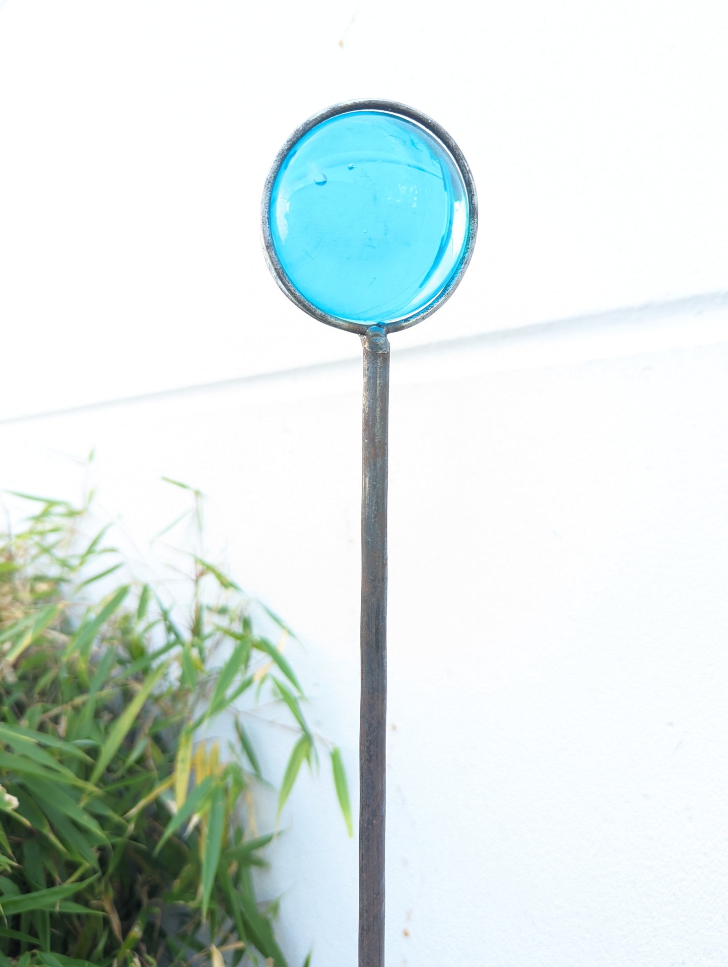 Noble rust garden stake with glass ball 3.5cm garden decoration garden figure bed stake