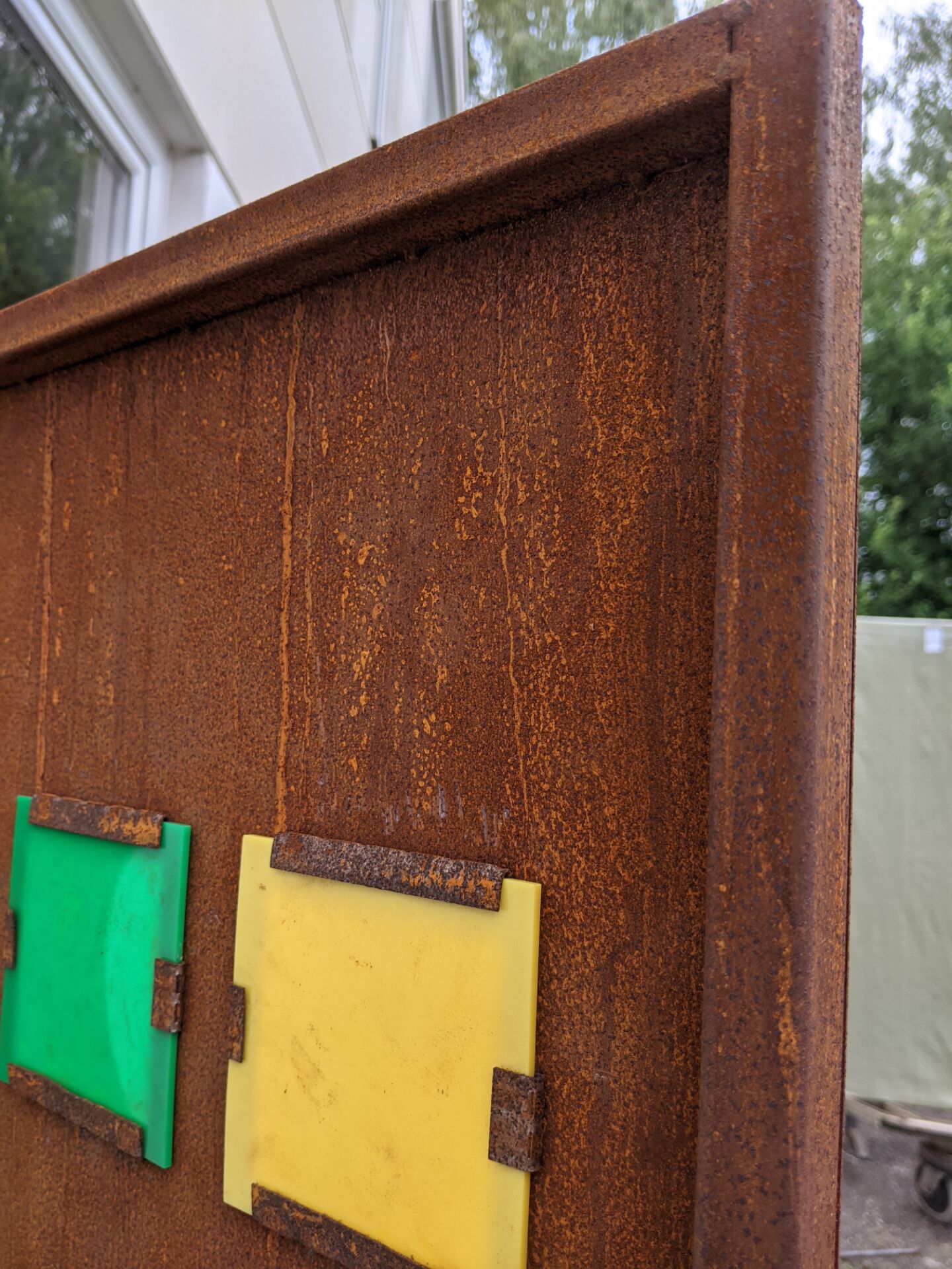 Rust garden privacy screen rust privacy screen with colored plastic panel (horizontal)