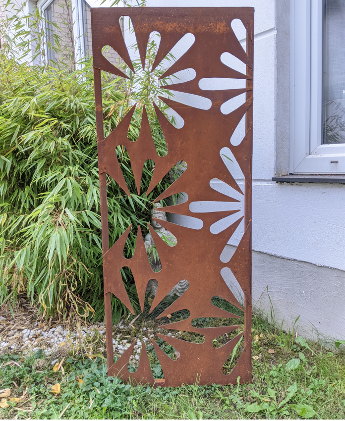 Patina garden privacy screen made of metal