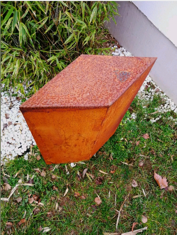 Garden Patina Foldable Stand Cone Rust H70*46*20 cm 1.2mm material