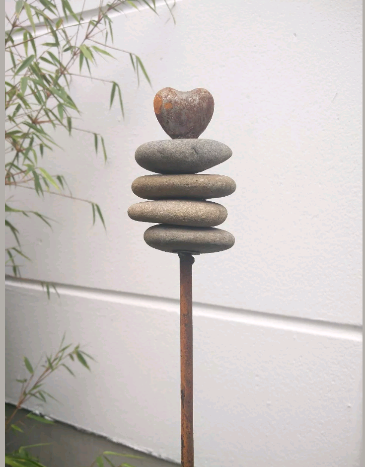 Noble rust garden stake rust garden heart rust heart garden decoration stone heart 030869, 104cm