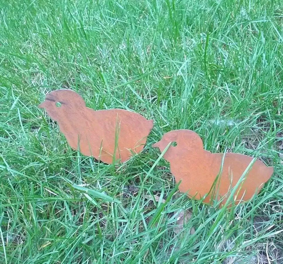 3st. Edelrost Garten 1 Huhn mit 2 Kueken Rost Garten Henne Rost Gartenstecker Kueken