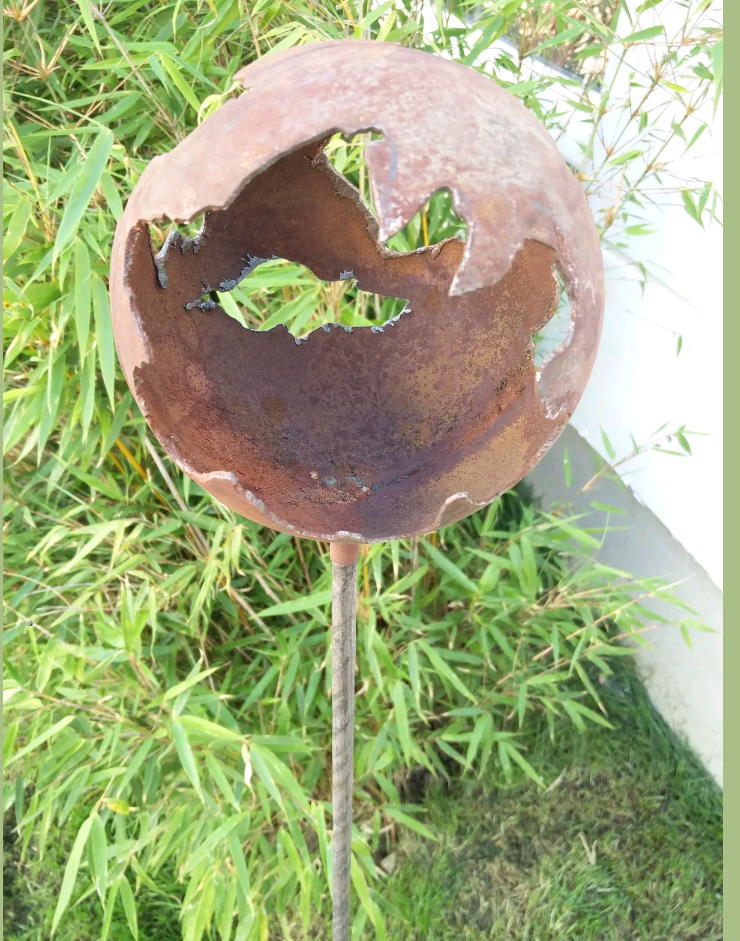 Handmade garden stake garden ball rust candle holder garden decoration metal