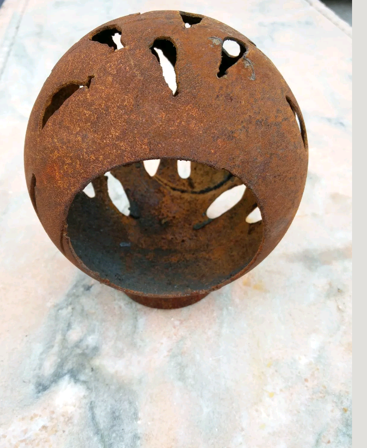 Candle bowl candle holder rust garden ball metal rust home decoration 15cm