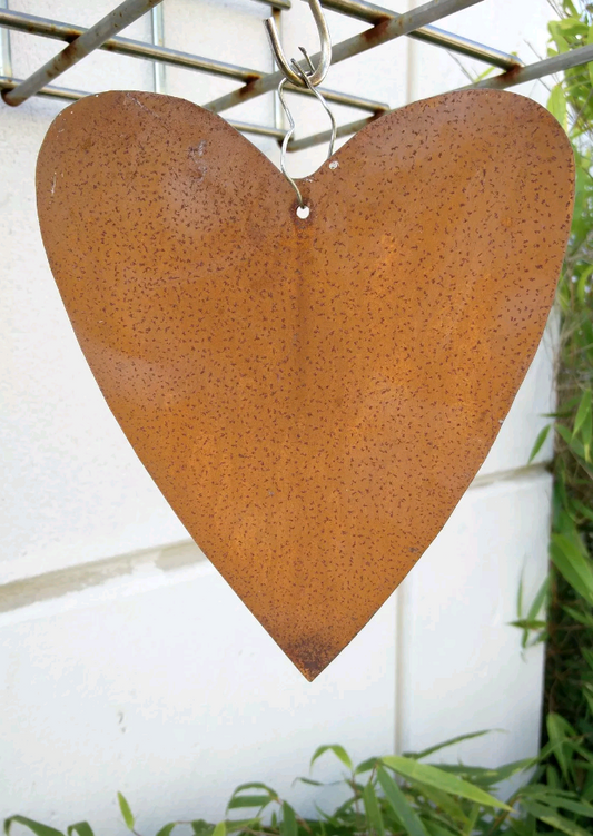 Noble rust heart, hanging garden heart, rust, garden decoration, rust heart metal