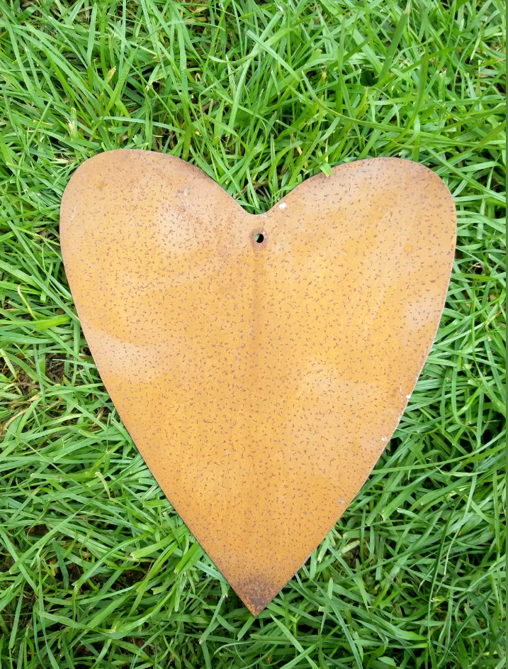 Noble rust heart, hanging garden heart, rust, garden decoration, rust heart metal