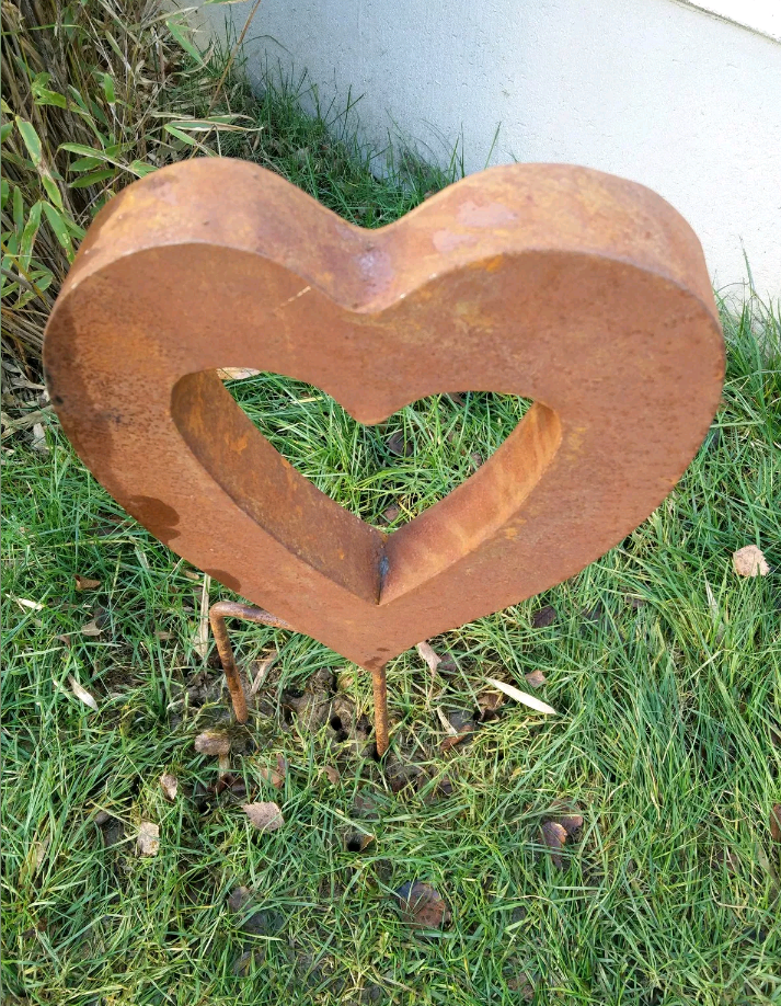 Rust garden stake, rust garden sculpture, figures lucky symbol, rust heart H35cm