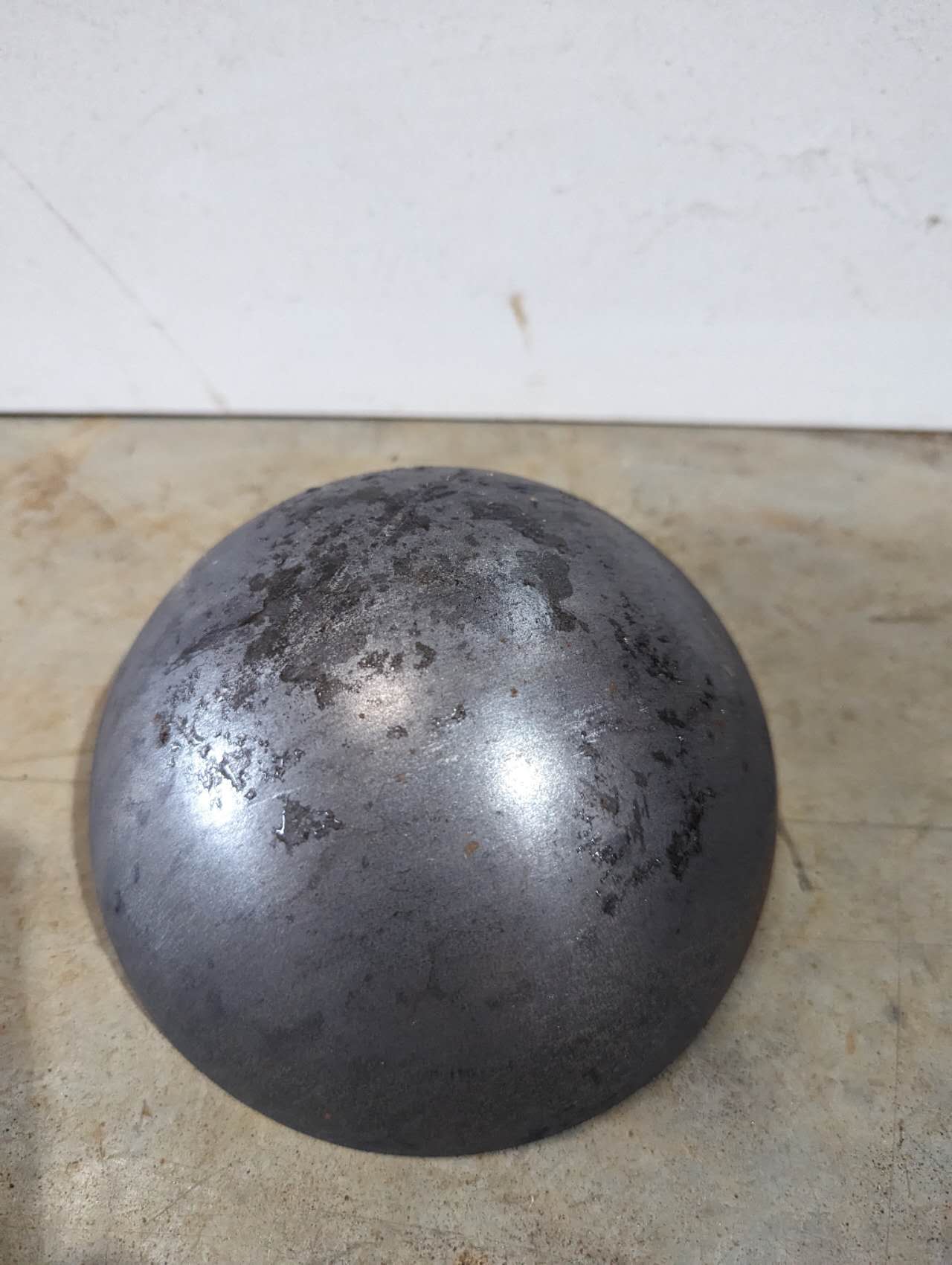 Stahl-Halbhohlkugel ø100mm--ø400mm, glatt, Wandstärke 3mm, ohne Bohrung