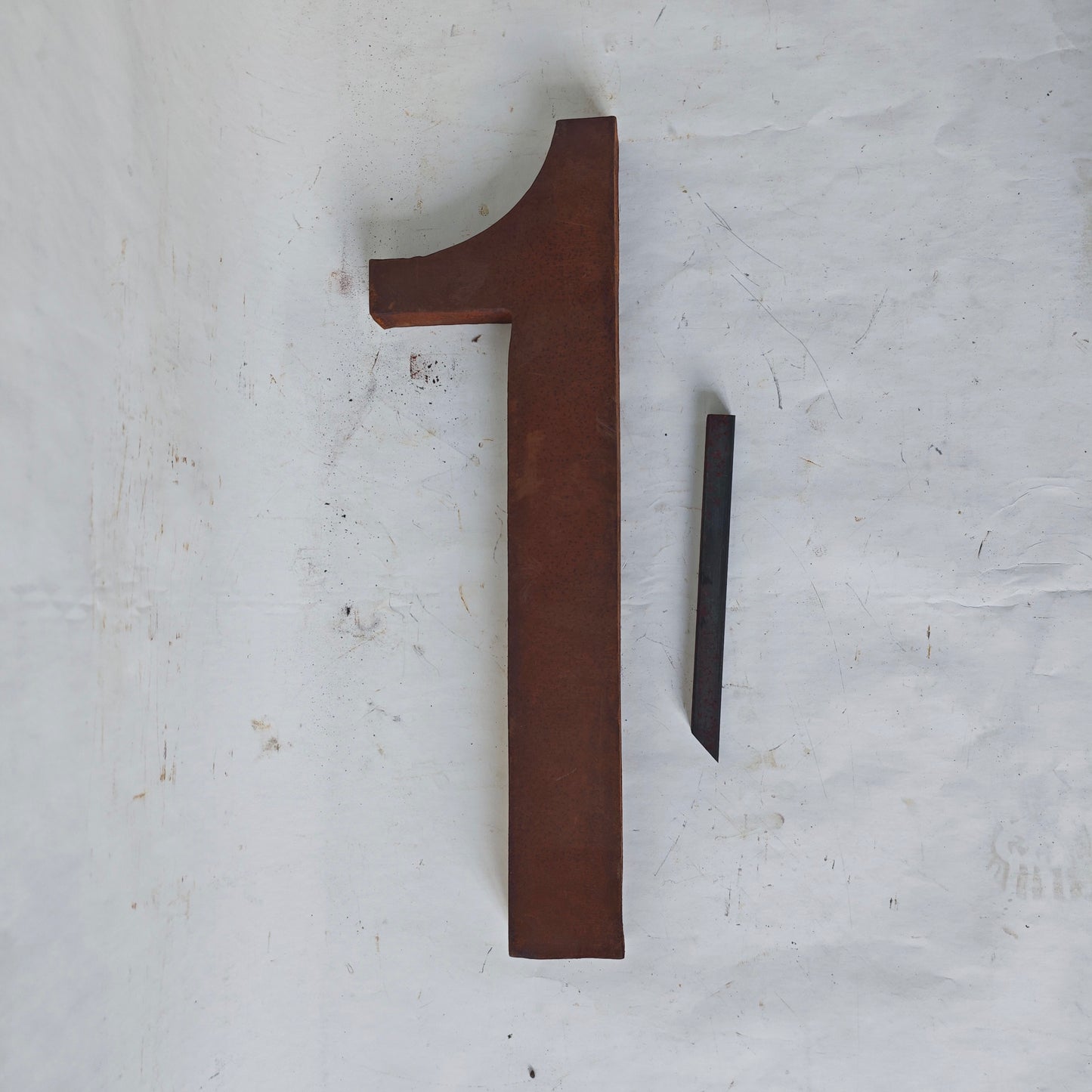 Rusty metal house number rust garden stake H40cm, 032062