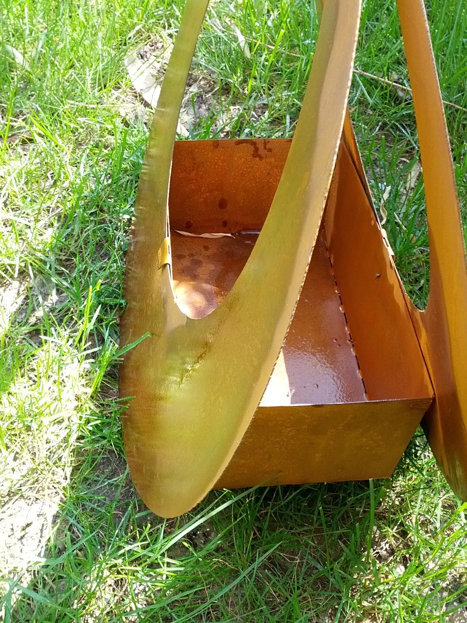 Plant bowl, rust, flower stand