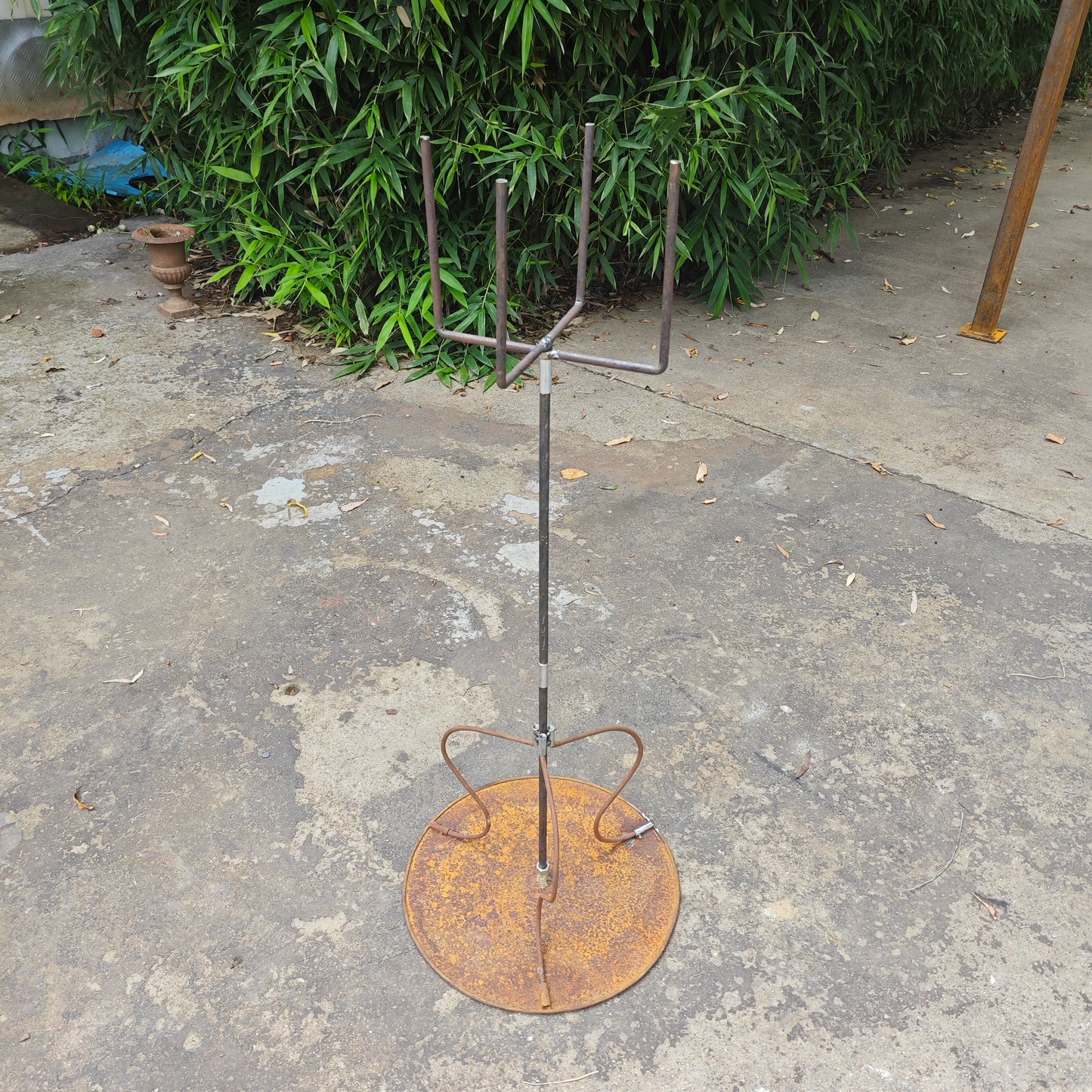 Gartentisch zum Einstecken für Garten und Terrasse, freistehender Stecktisch ,Höhe 91cm