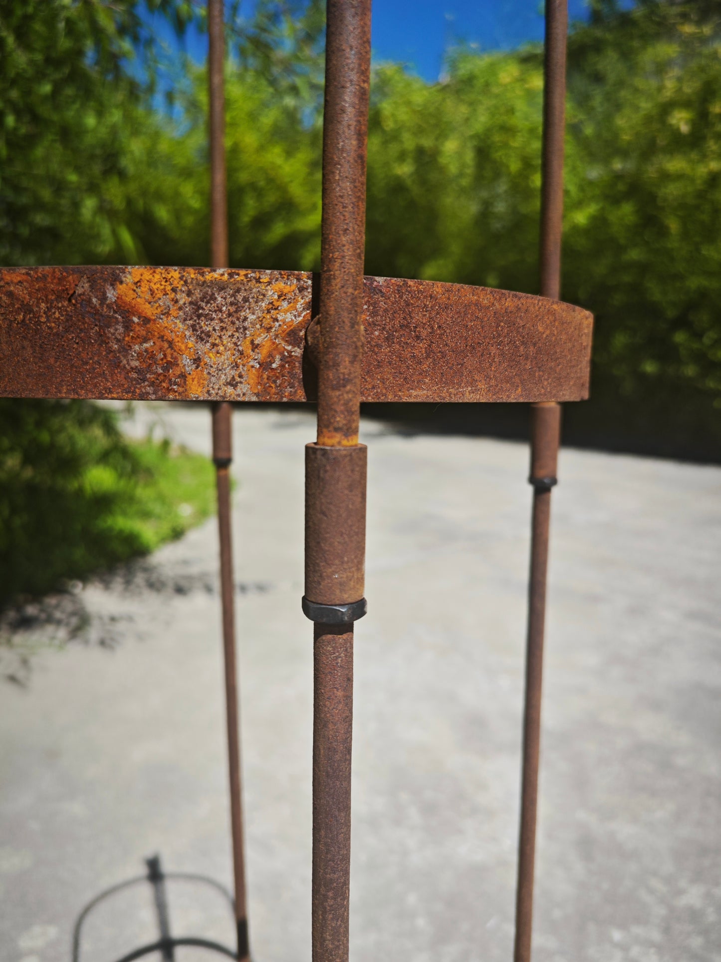 Edelrost Rankhilfe Rosensäule Rankgitter Rosengestell Rankturm Rosenbogen