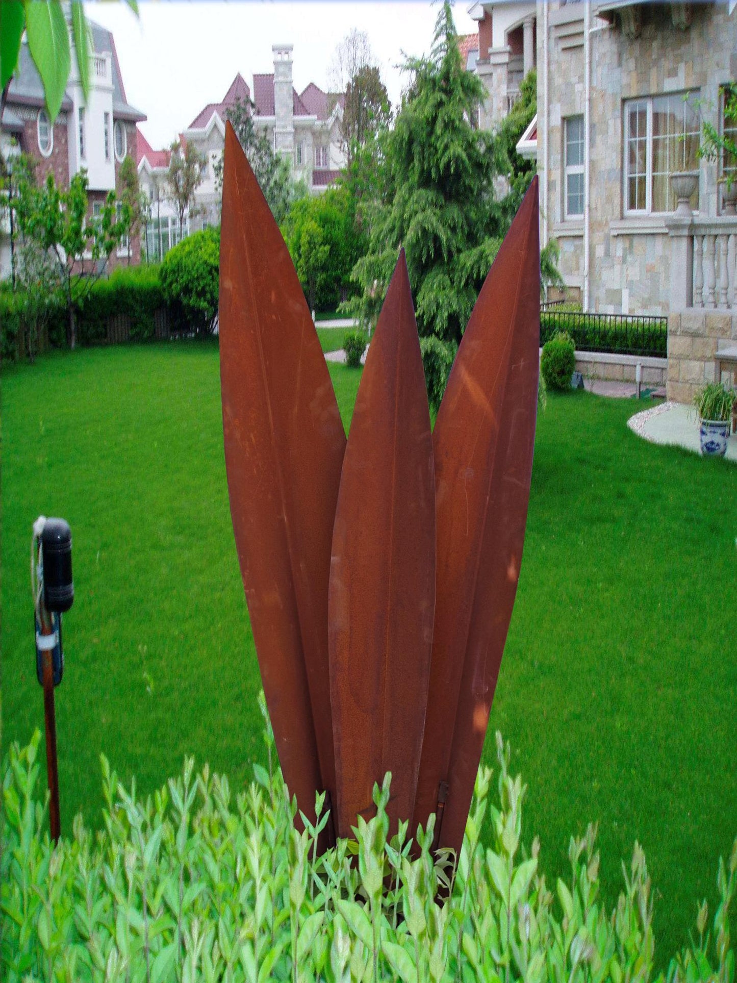 Noble rust garden stake rust garden sculpture garden figure metal rust 3 pieces in set