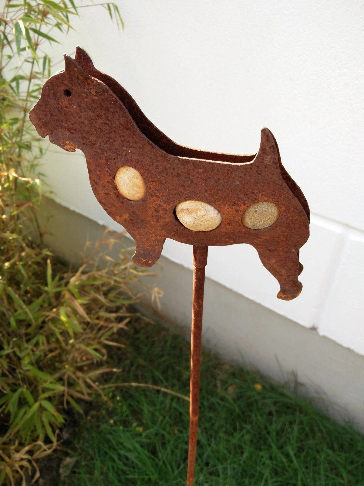 Rost Gartenstecker, Gartenhund aus  Metall , Stein , Höhe: 115 cm